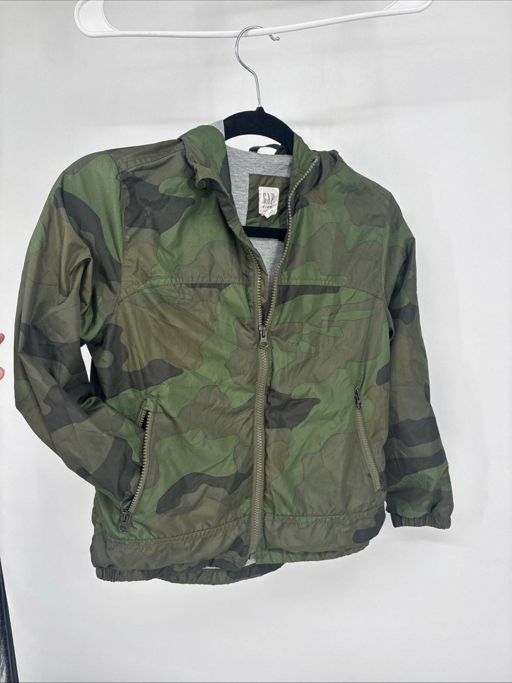 GAP Kids Camo Hooded Windbreaker - Green size M